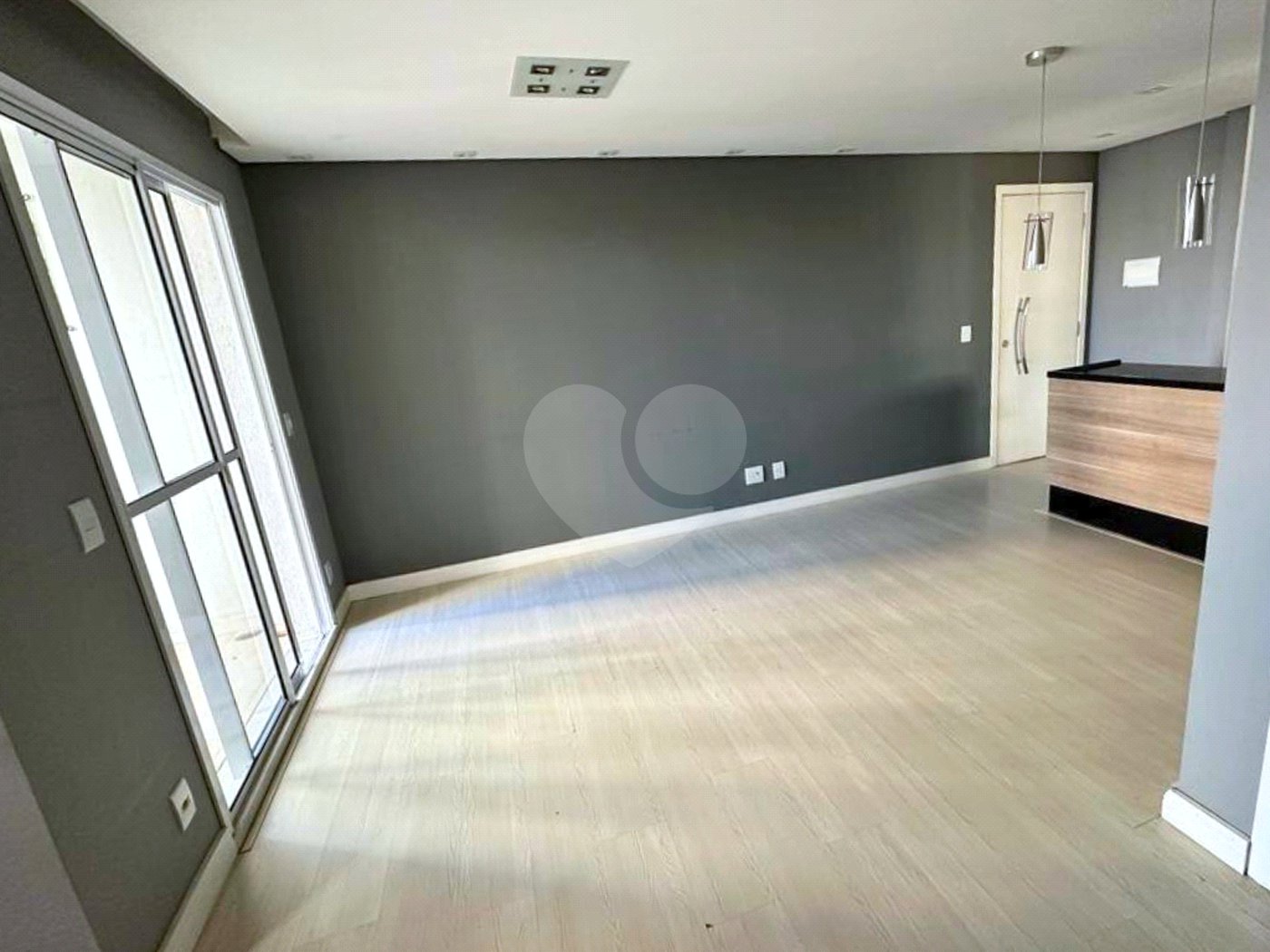 Apartamento MOBILIADO à venda. ÓTIMA OPORTUNIDADE!