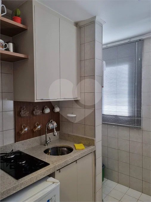 Apartamento tipo kit net á venda centro de Indaiatuba, sem vaga de garagem.