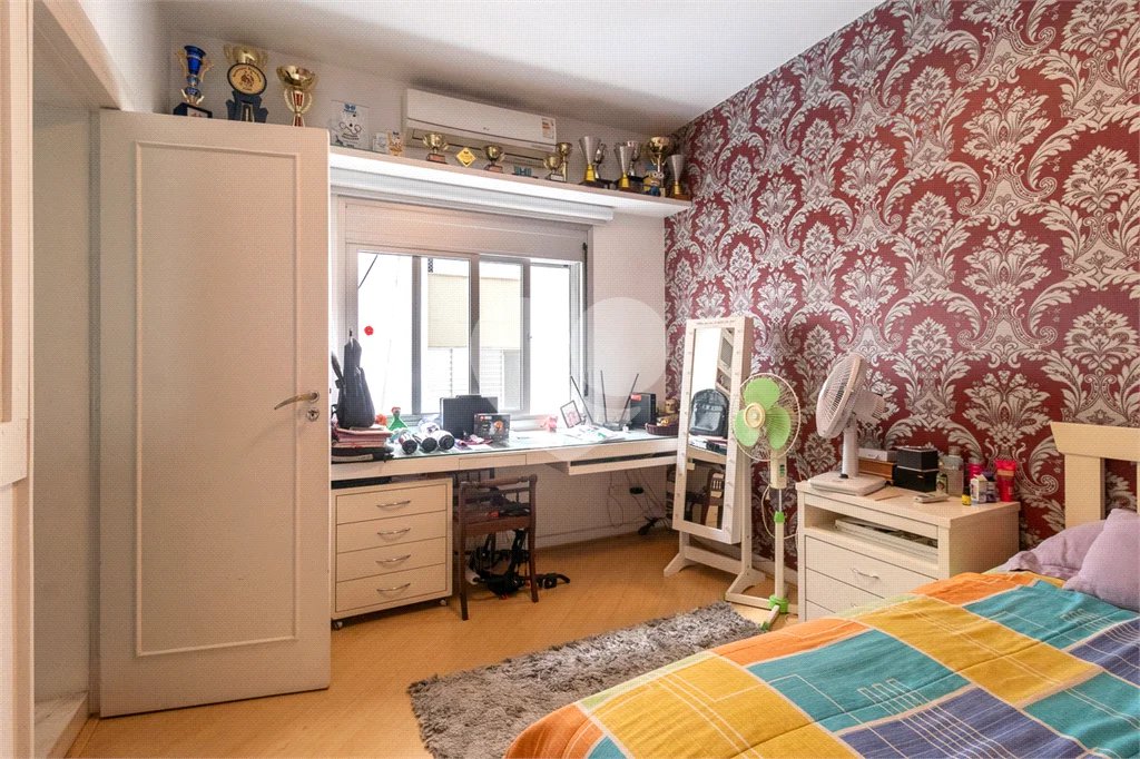 Apartamento em Higienópolis com 3 quartos, 3 suítes, 2 vagas, 277 m² de área útil
