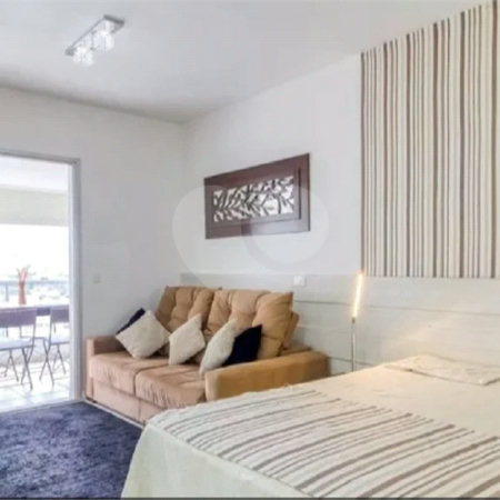 Studio na avenida Aratãs