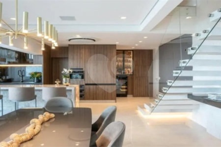 Deslumbrante apartamento duplex pronto para mudar no Itaim Bibi com 242M2, 2 suítes, 3 vagas