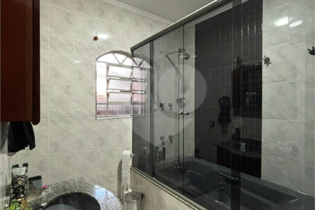 Casa à venda com 3 quartos, sendo 1 suíte,  em Vila Nivi, São Paulo, SP