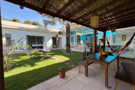 Casa à venda com 2 quartos, sendo 1 suíte, em Orla Norte, Porto Seguro, BA