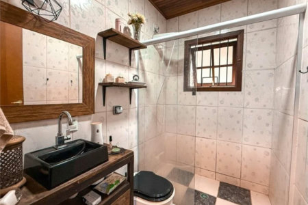 Casa à venda com 3 quartos, sendo 1 suíte, em Chácara São João, Carapicuíba, SP