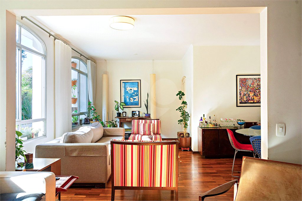 Apartamento à venda com 3 quartos, sendo 1 suíte,  em Jardim Marajoara, São Paulo, SP
