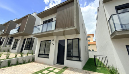 Casa à venda com 3 suítes no condomínio Mont Blanc Village, Vinhedo - SP