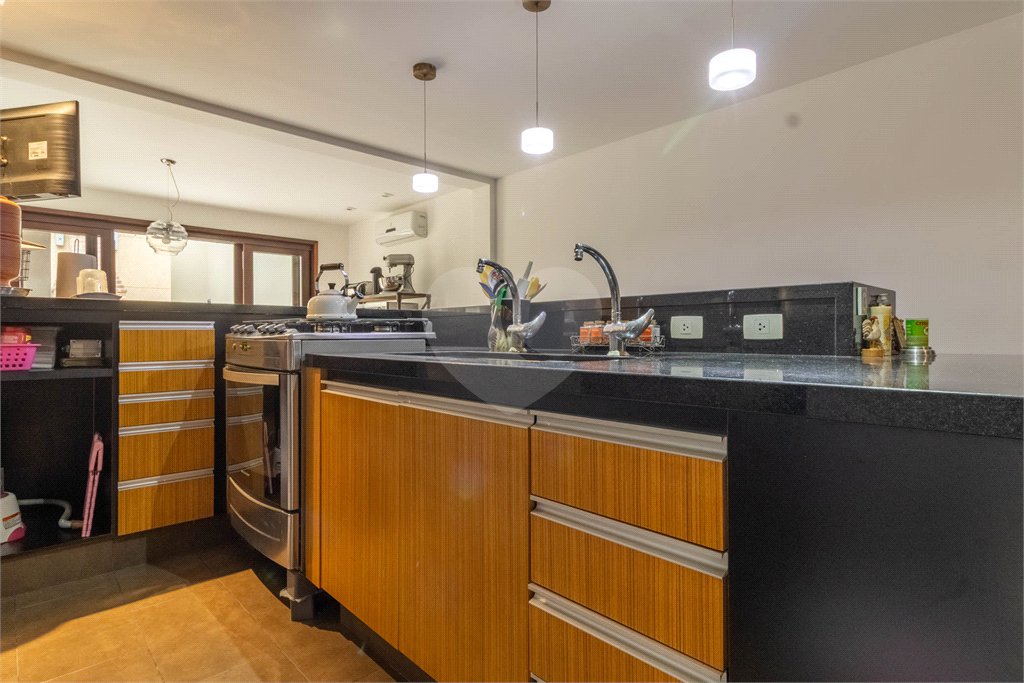 Casa à venda com 3 quartos, sendo 1 suíte, em Jardim Paulistano, São Paulo, SP