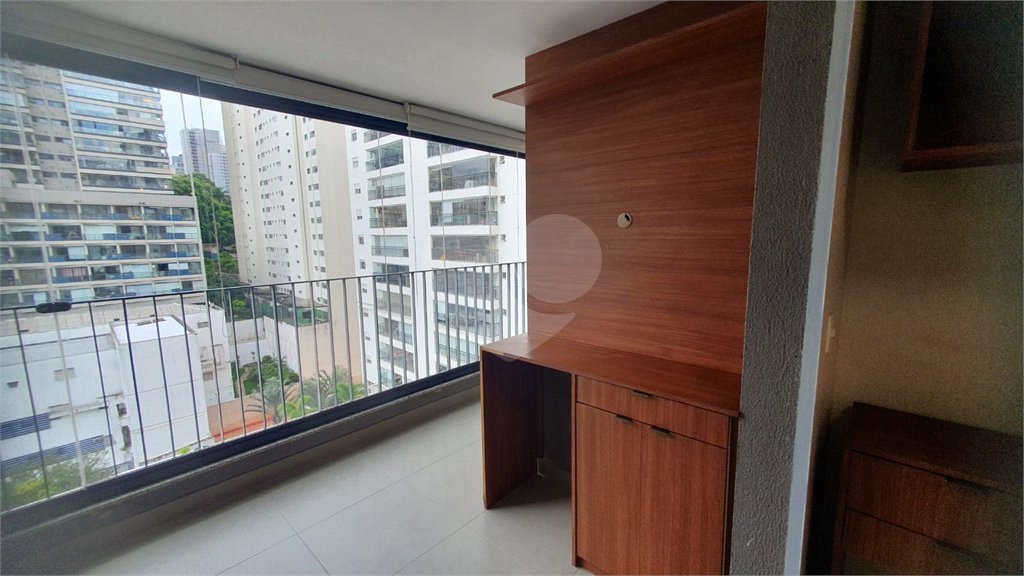 Apartamento à venda com 3 quartos, sendo 1 suíte,  em Pinheiros, São Paulo, SP