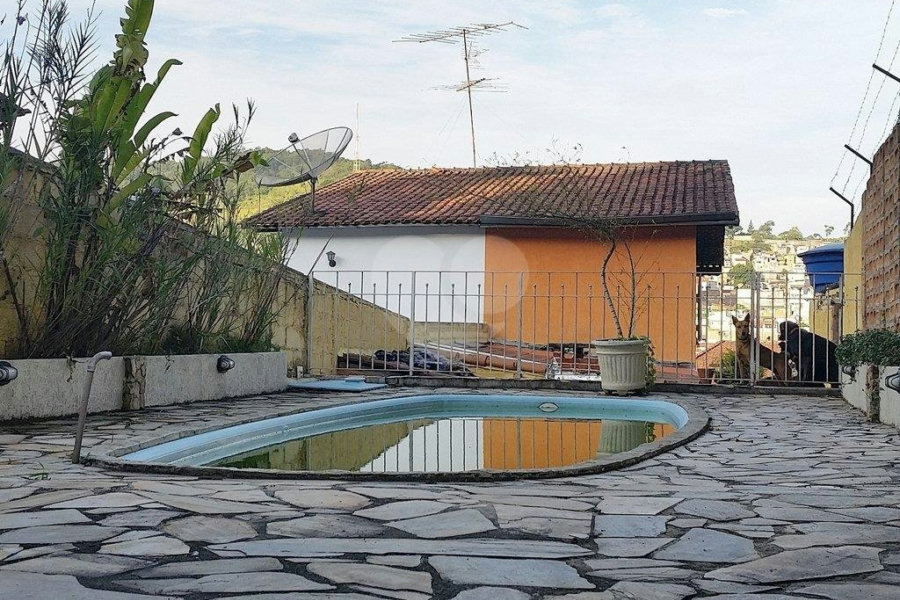 Sobrado à venda com 3 quartos, sendo 1 suíte,  em Tremembé, São Paulo, SP