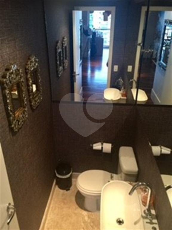 Apartamento à venda com 3 suítes em Campo Belo, São Paulo, SP