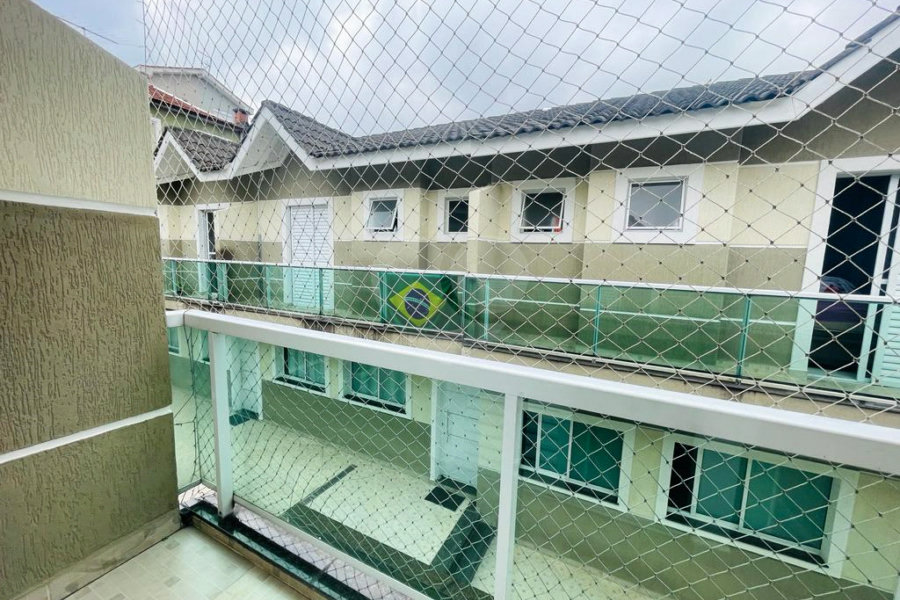 Casa à venda com 3 quartos, sendo 1 suíte,  no condomínio Rafaela I, São Paulo - SP