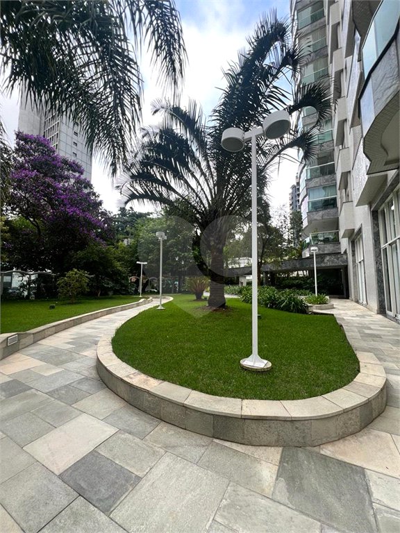 Apartamento à venda com 4 suítes em Indianópolis, São Paulo, SP