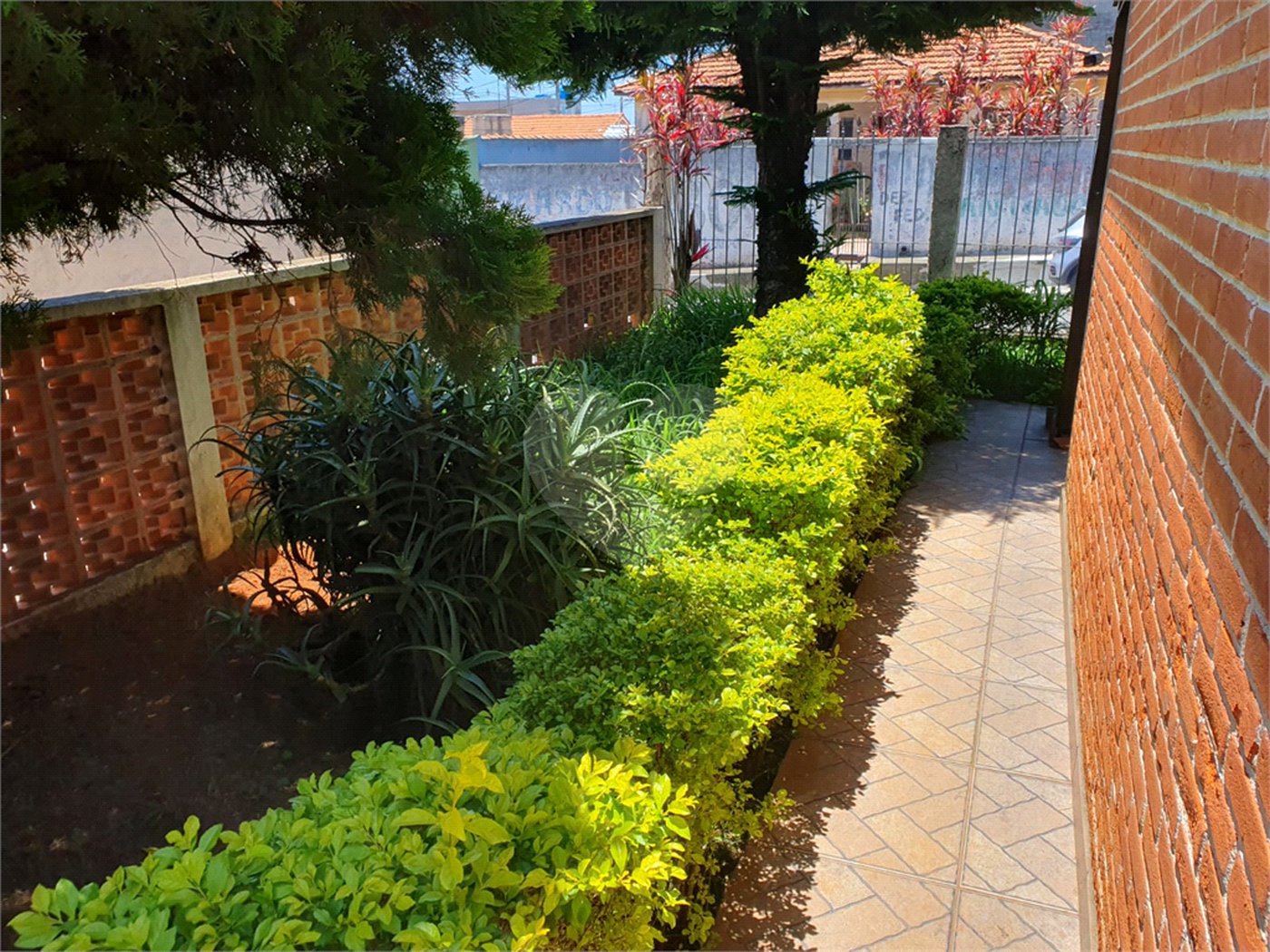 Casa Térrea à venda com 3 quartos, sendo 1 suíte, no Centro, Poá, SP
