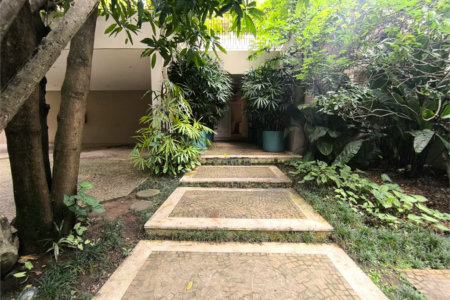 Casa à venda com 5 quartos, sendo 4 suítes, em Cidade Jardim, São Paulo, SP