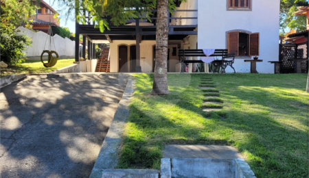 Casa em condomínio à venda com 4 quartos, sendo 2 suítes,  em Ferradura, Armação dos Búzios, RJ