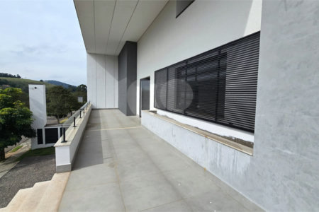 Casa à venda ou para alugar com 5 quartos, sendo 4 suítes,  no condomínio Equilibrium, Atibaia - SP
