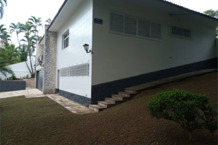 Casa Térrea à venda ou para alugar com 3 quartos, sendo 1 suíte,  em Caxingui, São Paulo, SP