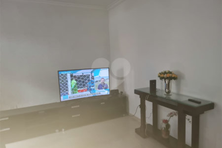 Sobrado à venda ou para alugar com 3 quartos, sendo 2 suítes,  em Ferreira, São Paulo, SP
