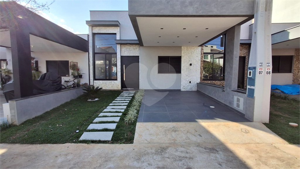 Casa à venda com 3 quartos, sendo 1 suíte,  no condomínio Horto Florestal 1, Sorocaba - SP