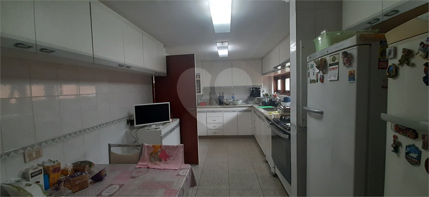 Sobrado à venda com 5 suítes em Tremembé, São Paulo, SP