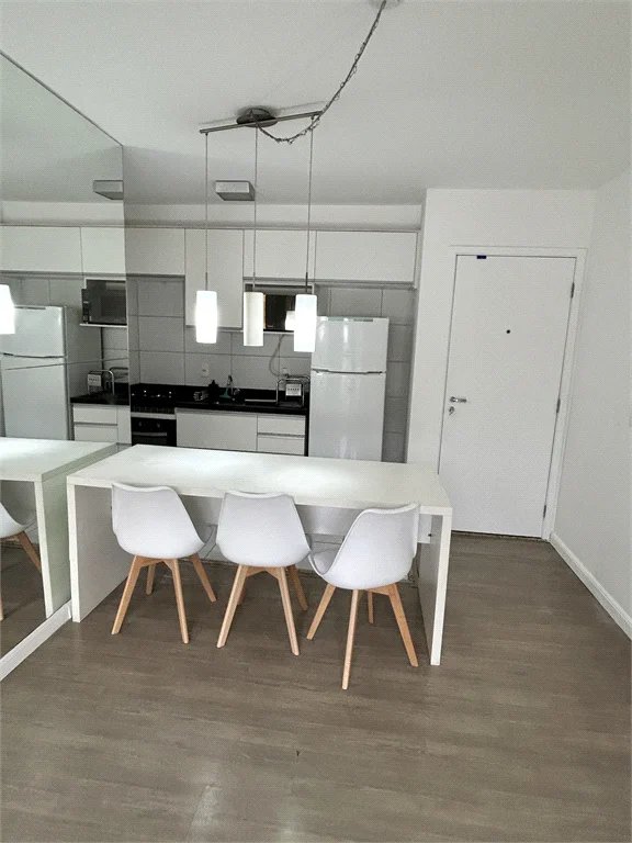 Apartamento à venda com 3 quartos, sendo 1 suíte,  em Vila Andrade, São Paulo, SP