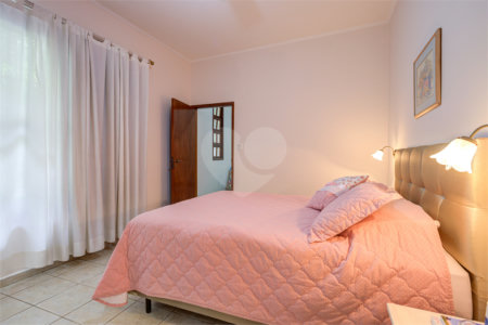 Casa à venda com 3 quartos, sendo 1 suíte, em Alto da Boa Vista, São Paulo, SP