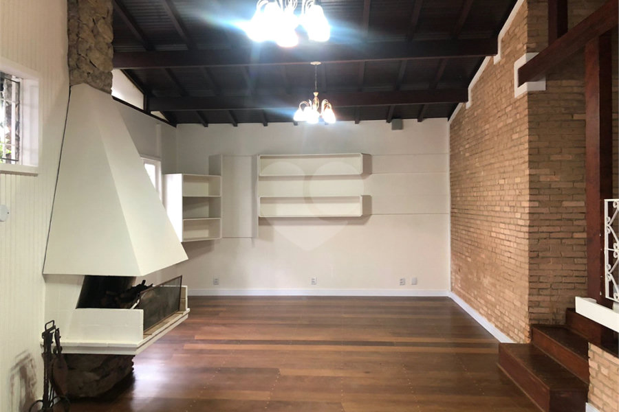 Sobrado à venda com 3 quartos, sendo 1 suíte, em Vila Albertina, São Paulo, SP
