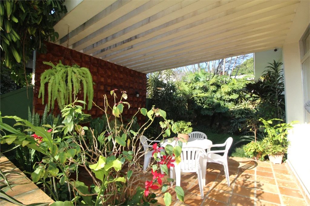 Casa à venda com 4 suítes em Jardim Leonor, São Paulo, SP