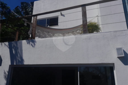 Casa à venda com 4 quartos, sendo 2 suítes,  em Albatroz, Armação dos Búzios, RJ