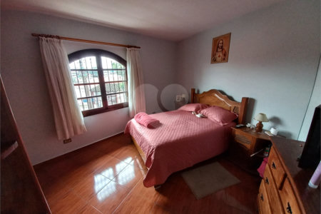 Sobrado à venda com 3 quartos, sendo 1 suíte, em Jardim Umarizal, São Paulo, SP