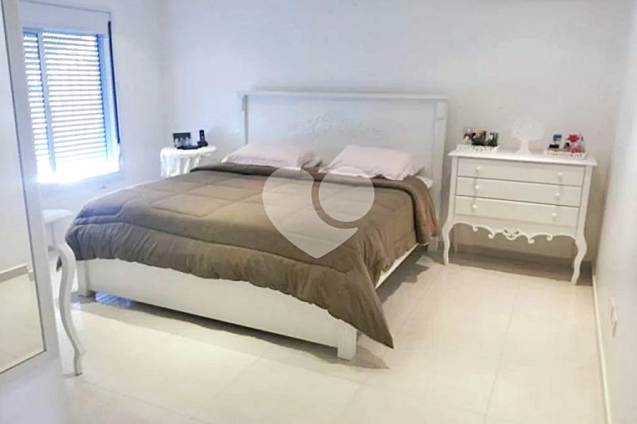 Casa à venda com 4 quartos, sendo 3 suítes, em Santana, São Paulo, SP