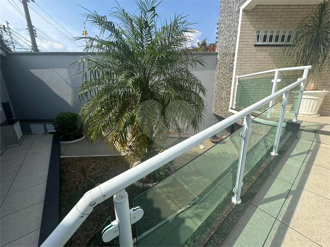 Sobrado à venda com 5 quartos, sendo 3 suítes, em Vila Nivi, São Paulo, SP