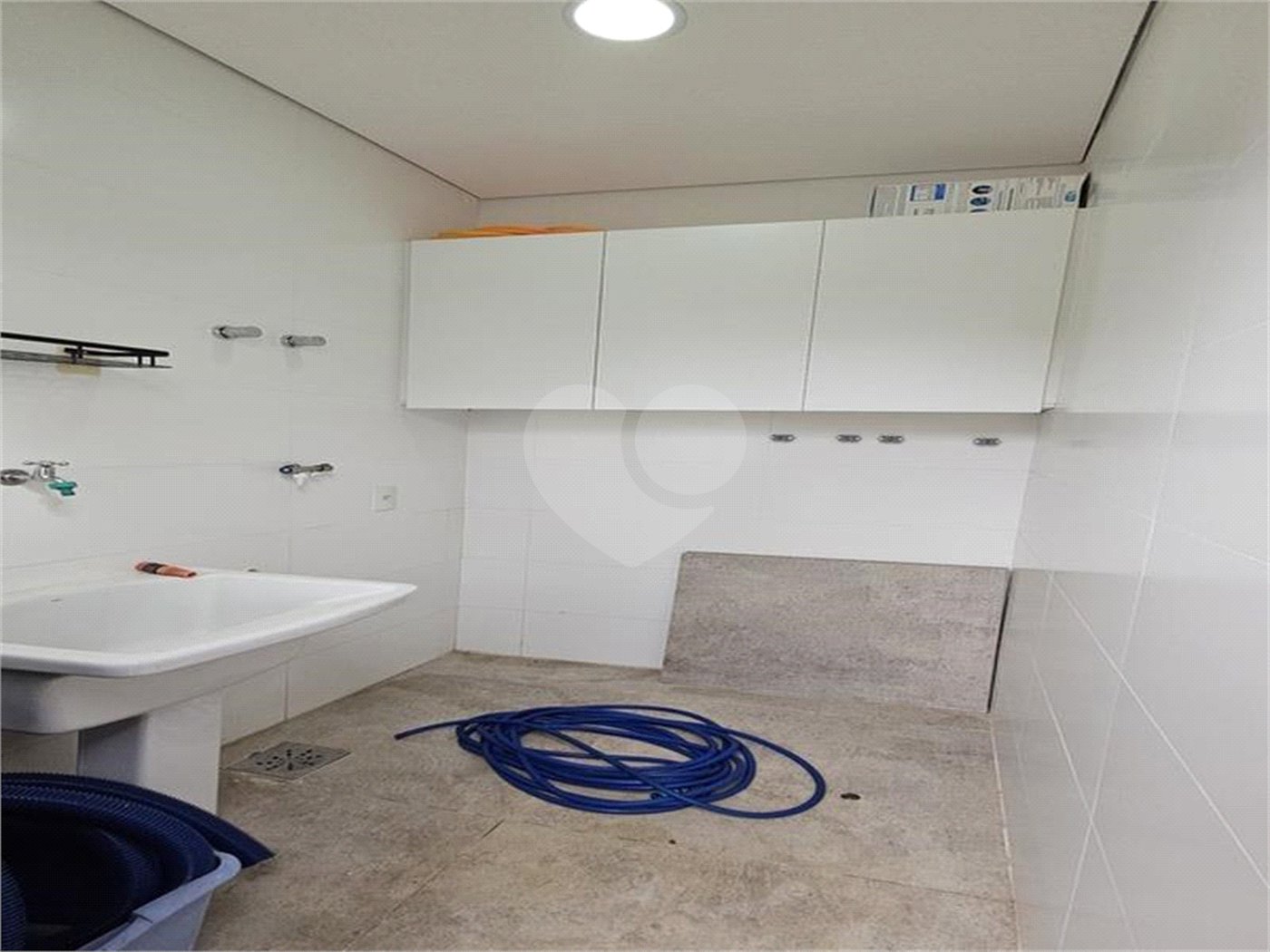 Casa à venda com 3 quartos, sendo 1 suíte, no condomínio Mantova, Indaiatuba - SP