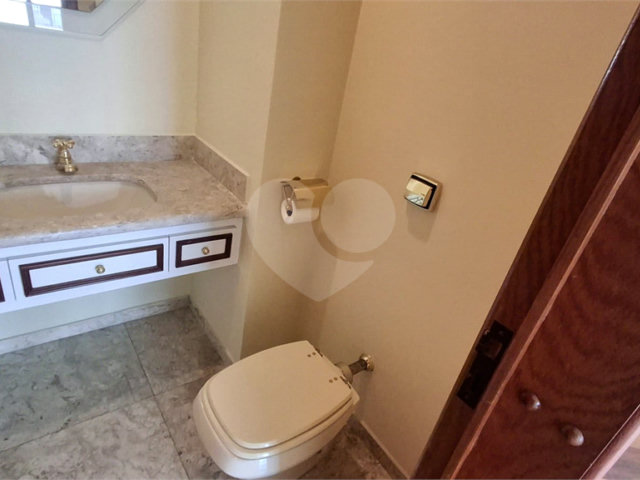 Apartamento para alugar com 3 quartos, sendo 1 suíte,  em Brooklin, São Paulo, SP