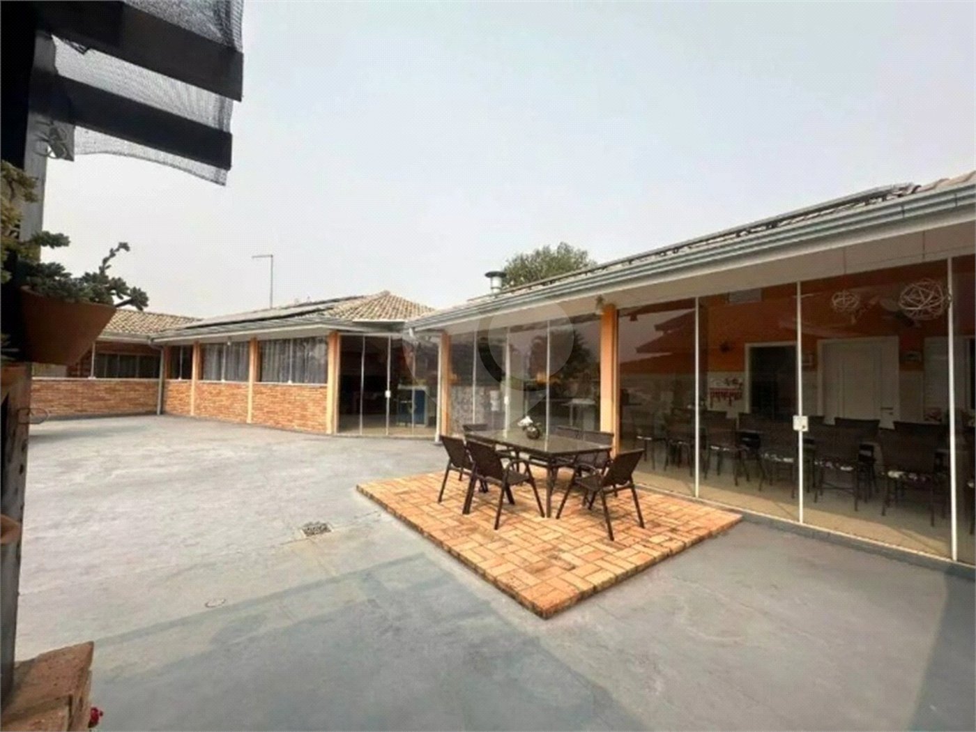 Casa à venda com 3 quartos, sendo 1 suíte, no condomínio Residencial Delle Stelle, Louveira - SP