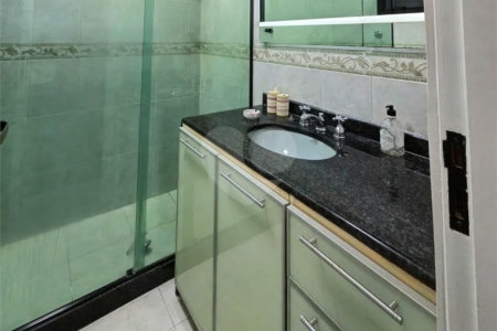 Apartamento à venda com 2 quartos, sendo 1 suíte,  em Laranjeiras, Rio de Janeiro, RJ
