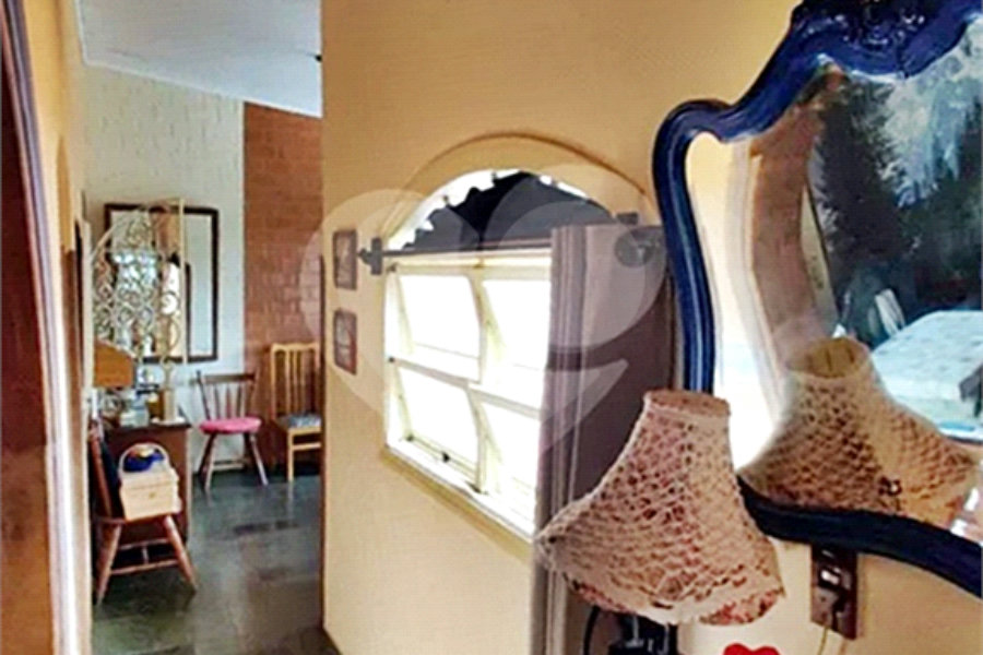 Casa à venda com 4 quartos, sendo 1 suíte, no condomínio Chacarás Bela Vista, Mairiporã - SP