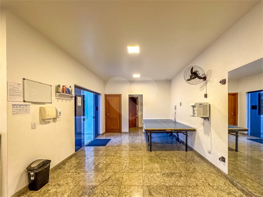 Casa à venda com 4 quartos, sendo 3 suítes, no condomínio Village Place, São Paulo - SP