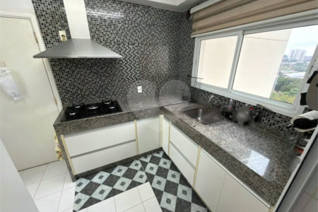 Apartamento à venda com 3 suítes em Jardim Marajoara, São Paulo, SP