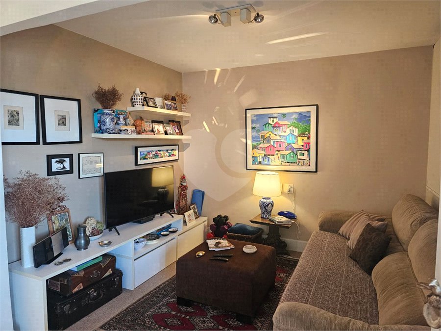 Apartamento à venda com 2 quartos, sendo 1 suíte,  em Chácara Santo Antônio, São Paulo, SP