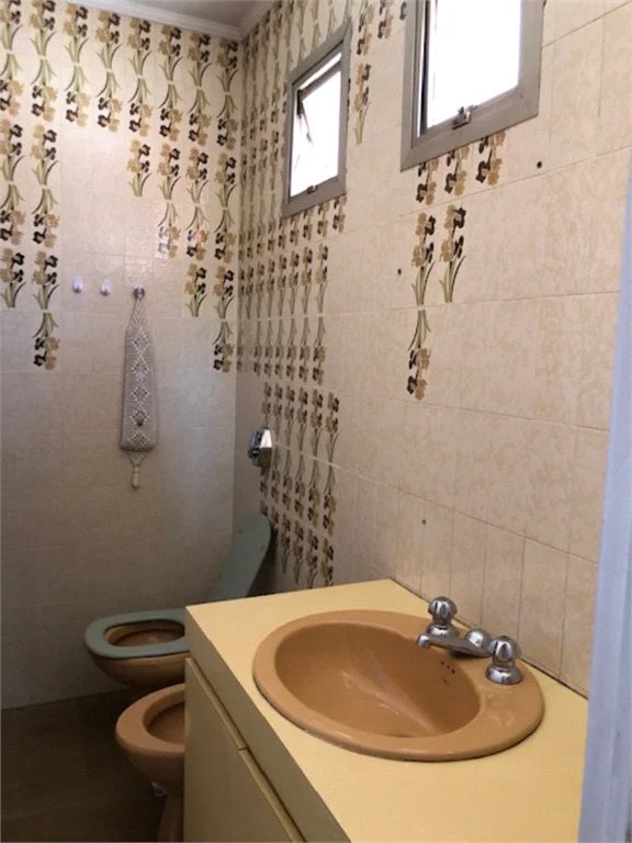 Casa à venda com 4 quartos, sendo 2 suítes,  em Jardim Leonor, São Paulo, SP