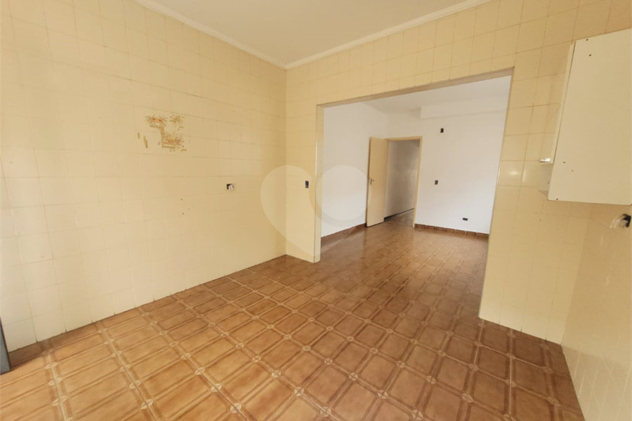 Casa à venda com 3 quartos, sendo 1 suíte, em Parque Maria Domitila, São Paulo, SP