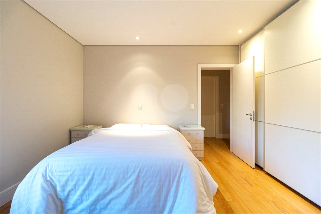 Apartamento à venda com 5 suítes em Moema, São Paulo, SP