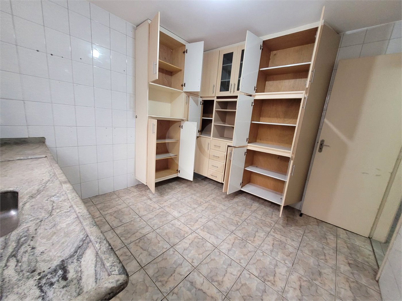 Sobrado à venda com 2 quartos em Jardim Mangalot, São Paulo, SP