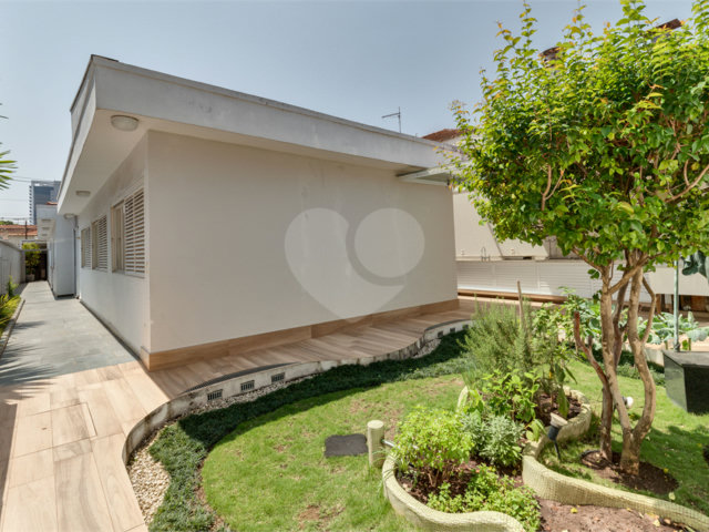 Casa Térrea à venda com 4 quartos, sendo 3 suítes,  em Brooklin, São Paulo, SP