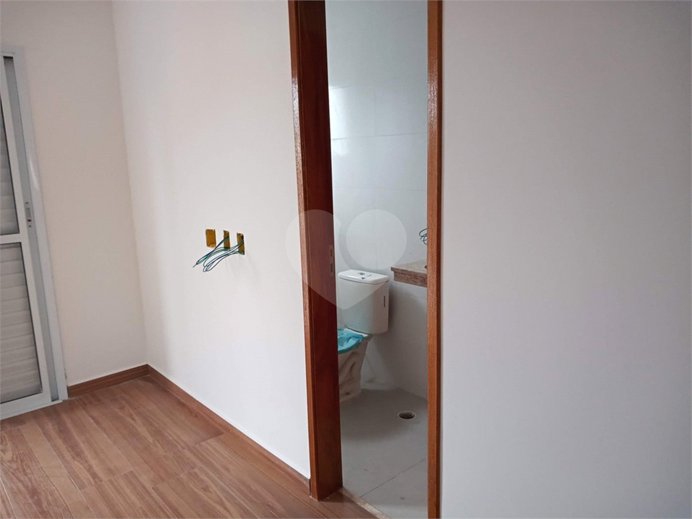 Casa à venda com 2 suítes no condomínio Residencial Napoles, São Paulo - SP