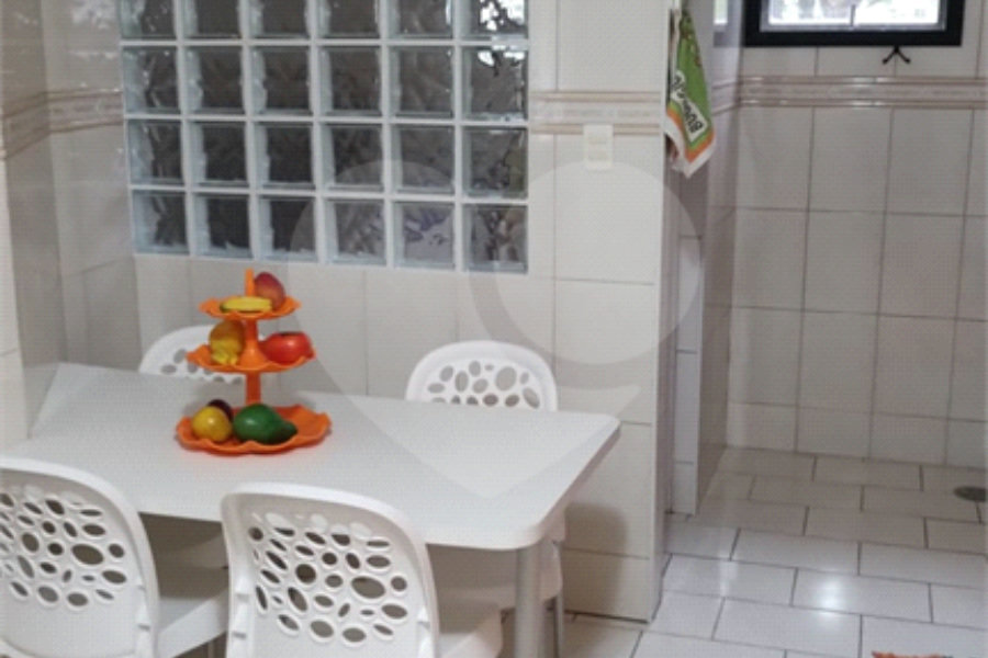 Duplex à venda com 3 quartos, sendo 1 suíte, em Enseada, Guarujá, SP