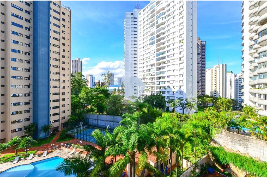 Apartamento à venda com 4 suítes em Vila Suzana, São Paulo, SP