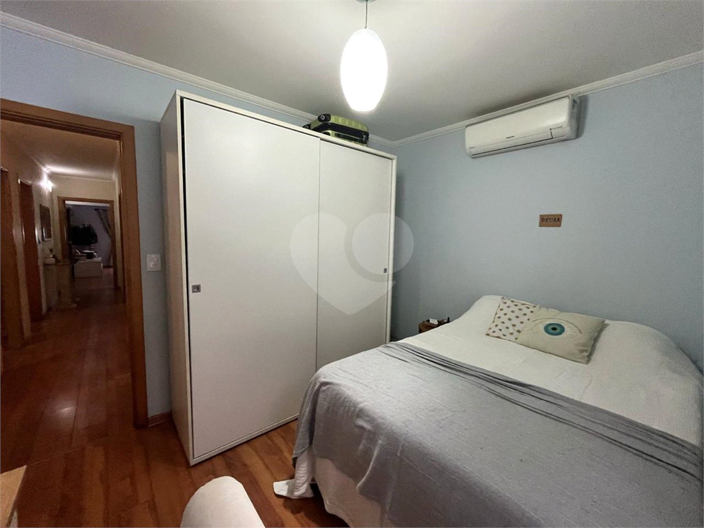 Casa à venda com 3 quartos, sendo 1 suíte,  em Jardim Casablanca, São Paulo, SP