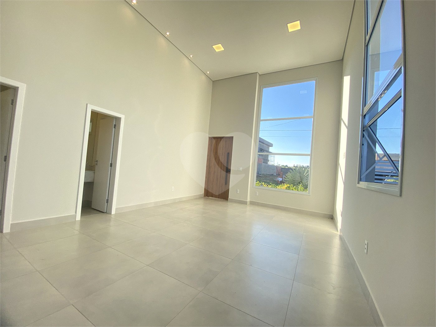 Casa à venda com 3 quartos, sendo 1 suíte, no condomínio Reserva Central Parque, Salto - SP